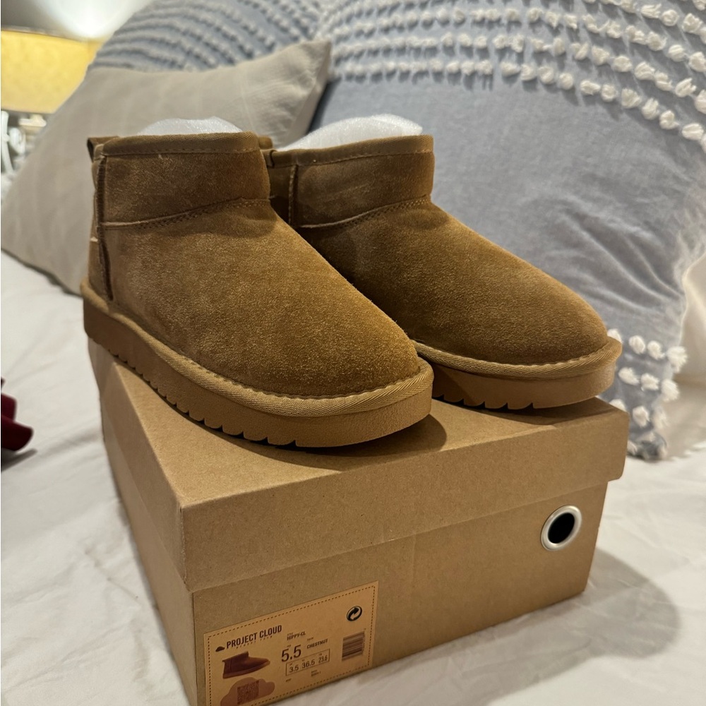 Mini boots
